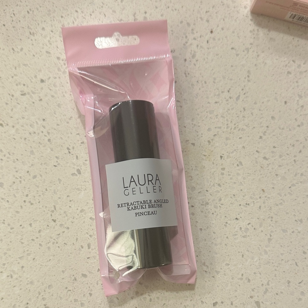 Laura Geller Retractable Angled Kabuki Brush - Black and Pink